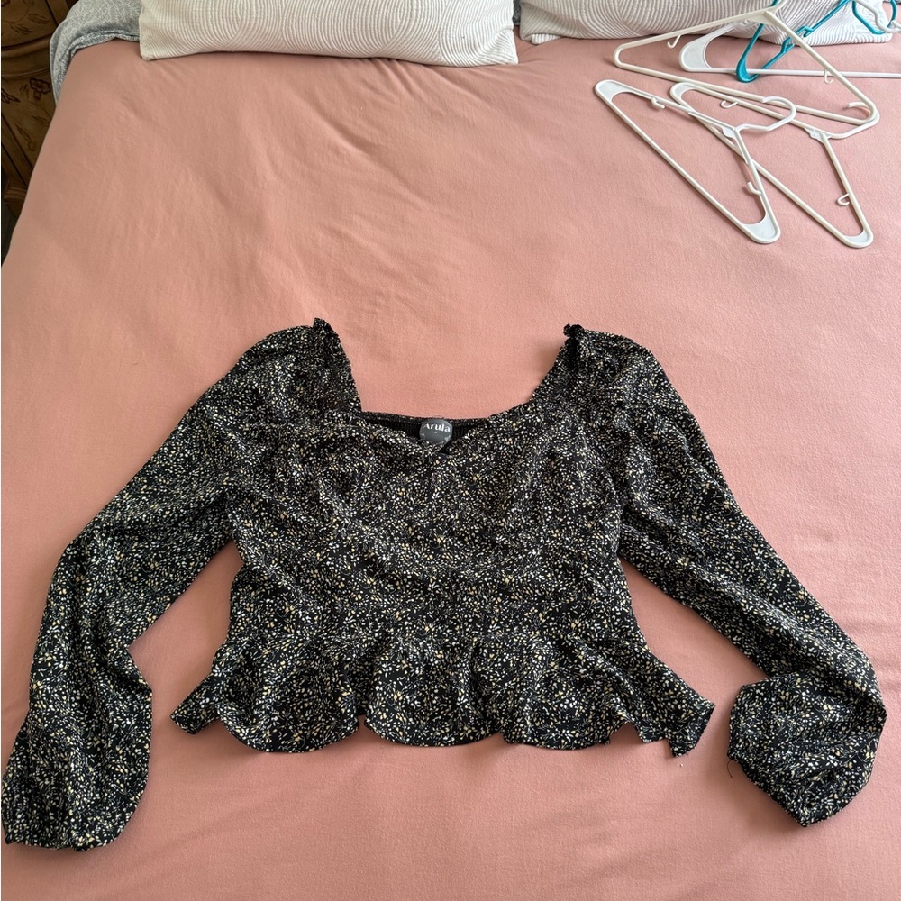 ARULA Black and White Floral Blouse